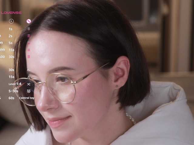 -FemaleEssence- live cam on BongaCams