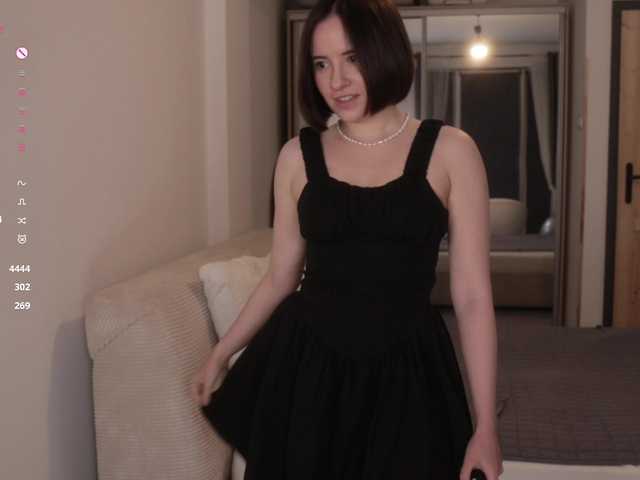 -FemaleEssence- live cam on BongaCams