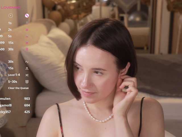 -FemaleEssence- live cam on BongaCams