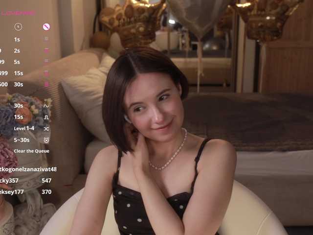 -FemaleEssence- live cam