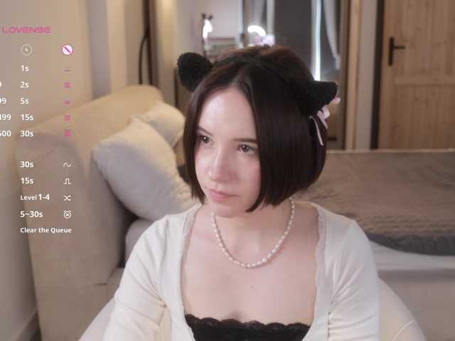 -FemaleEssence- live webcam show
