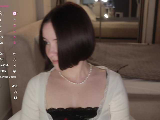 -FemaleEssence- live cam on BongaCams