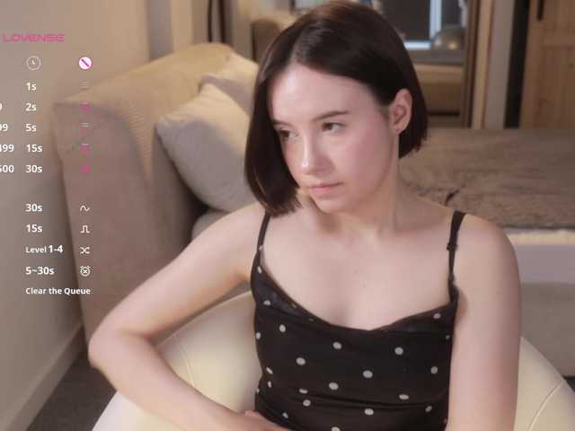 Sex chat gratuit in direct cu -FemaleEssence- pe BongaCams