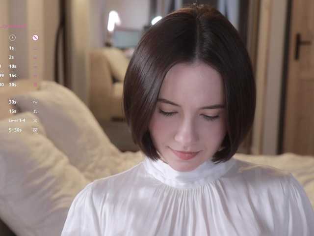  -FemaleEssence- chat room