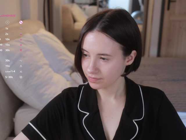 -FemaleEssence- live cam on BongaCams