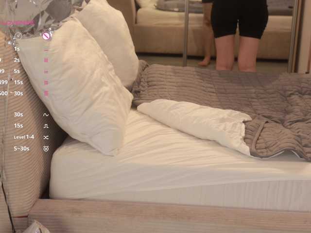 -FemaleEssence- live cam on BongaCams