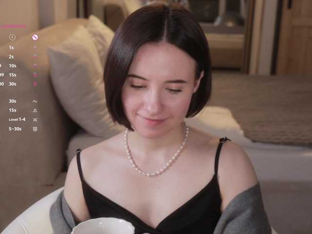 -femaleessence- live sex