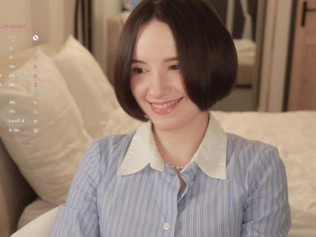 -FemaleEssence-'s BongaCams show and profile