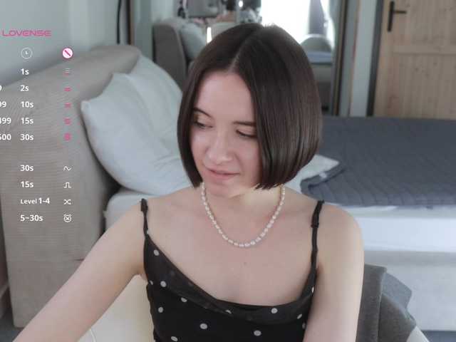-femaleessence- live sex