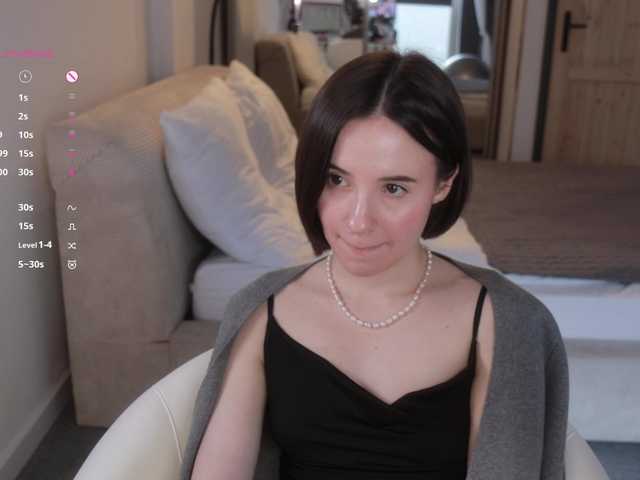 -FemaleEssence- live cam on BongaCams