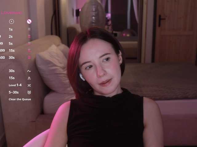 -FemaleEssence- live cam on BongaCams