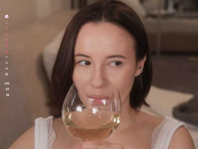 -FemaleEssence- live cam on BongaCams