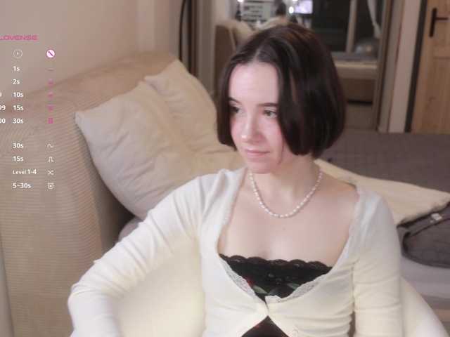-FemaleEssence- live cam on BongaCams