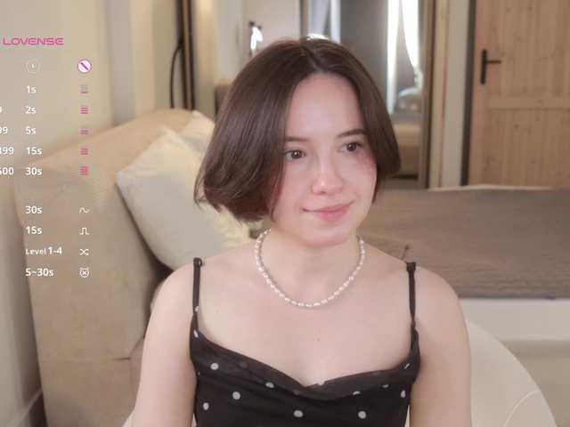 -FemaleEssence- live webcam show
