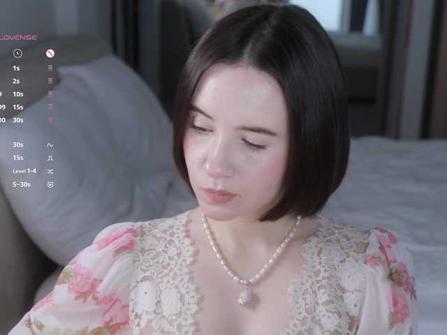  -FemaleEssence- chat room