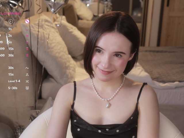 -FemaleEssence- live cam on BongaCams