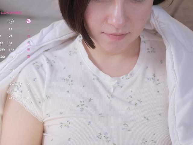 -FemaleEssence- live cam on BongaCams