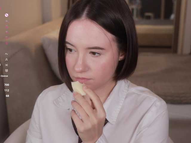 -FemaleEssence- live cam on BongaCams