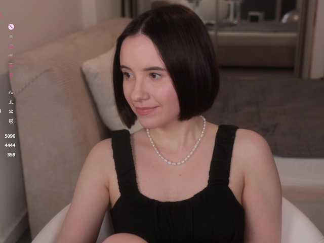 -FemaleEssence- live cam on BongaCams