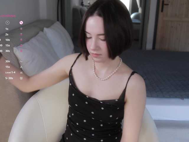 -FemaleEssence- live cam on BongaCams