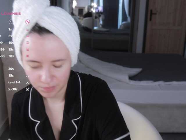 -FemaleEssence- live cam on BongaCams