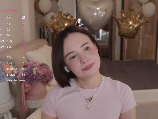 -FemaleEssence- live cam on BongaCams