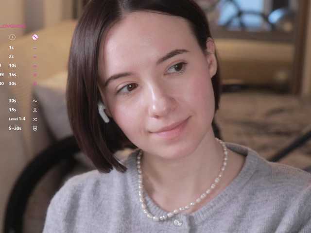 -femaleessence- live sex show