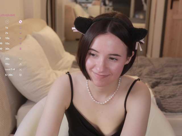 -FemaleEssence- live cam on BongaCams