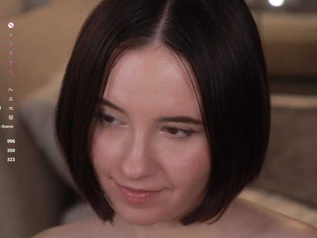-FemaleEssence- live cam on BongaCams
