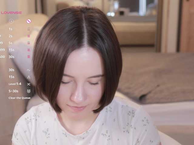 -FemaleEssence- live webcam show