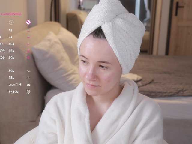 -FemaleEssence- live cam on BongaCams