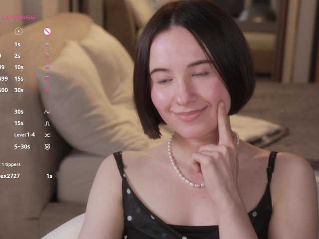 -FemaleEssence- live cam on BongaCams