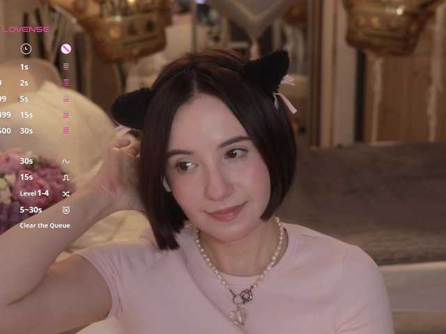 -FemaleEssence- live cam on BongaCams