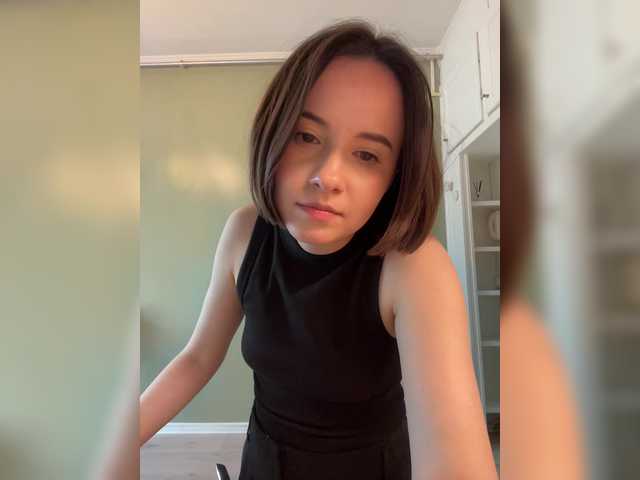 -FemaleEssence- live cam on BongaCams
