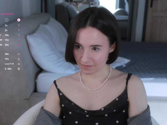 -FemaleEssence- live cam on BongaCams