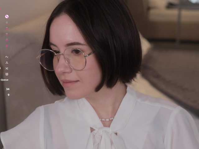 -FemaleEssence- live cam on BongaCams