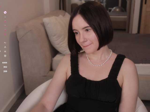 -FemaleEssence- live cam on BongaCams