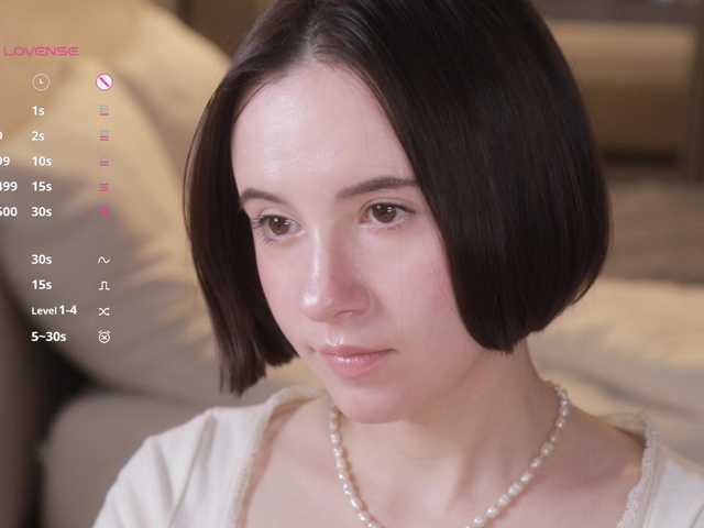 -femaleessence- cam belle