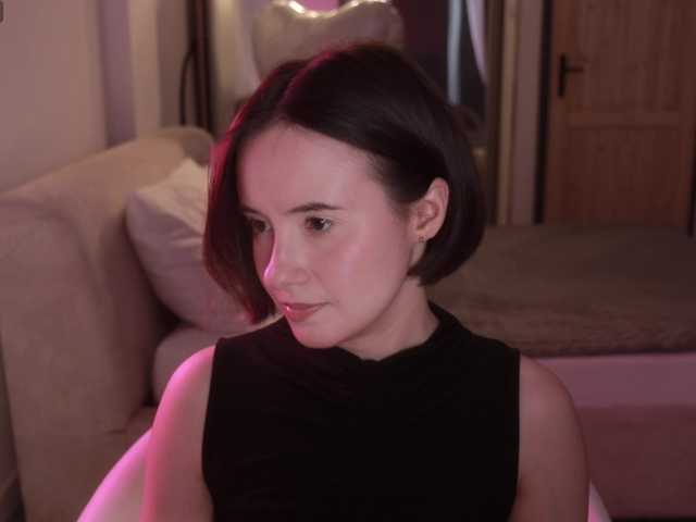 -FemaleEssence- live cam on BongaCams
