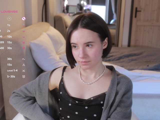 -FemaleEssence- live cam on BongaCams