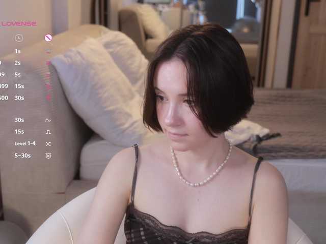 -FemaleEssence- live cam on BongaCams