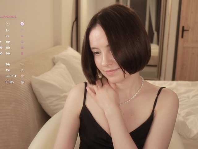 -FemaleEssence-'s BongaCams show and profile