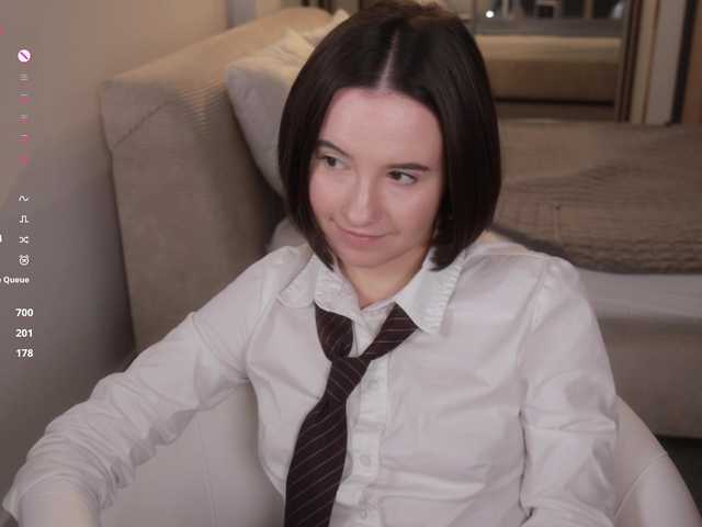 -FemaleEssence- live cam on BongaCams