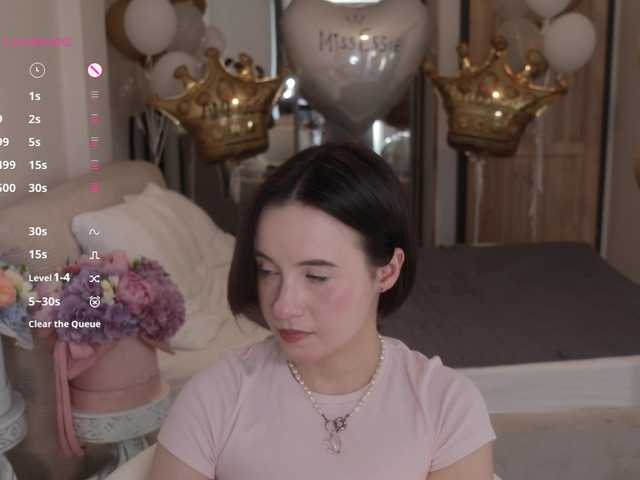 -FemaleEssence- live cam on BongaCams