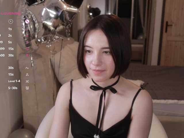 -FemaleEssence- live cam on BongaCams