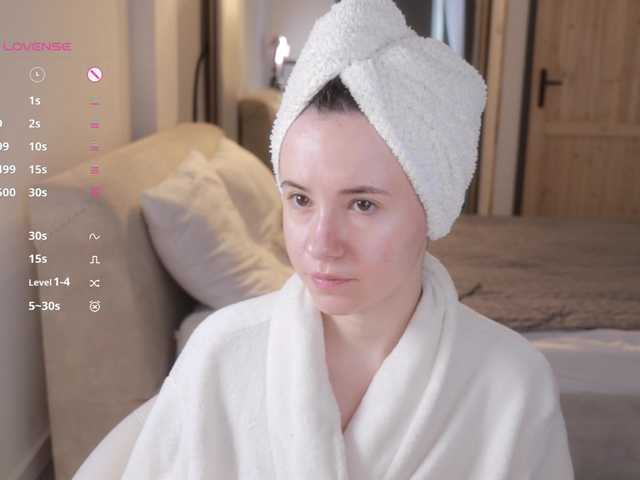 -FemaleEssence- live cam on BongaCams