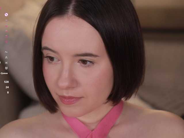-FemaleEssence- live cam on BongaCams