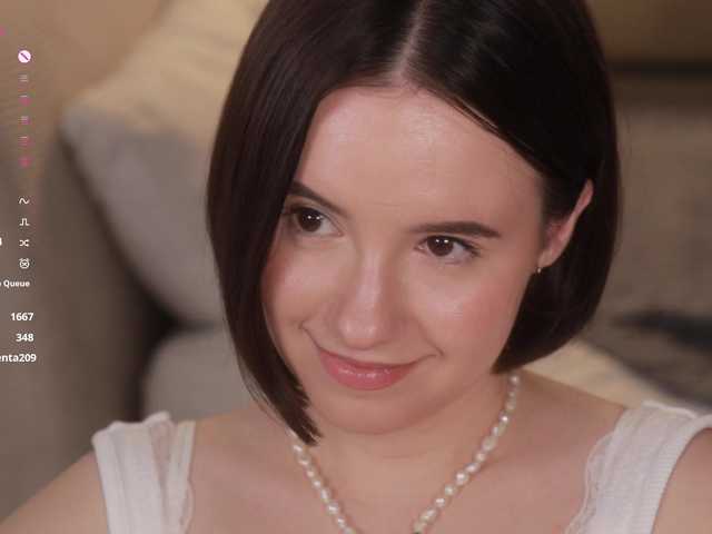 -FemaleEssence- live cam on BongaCams