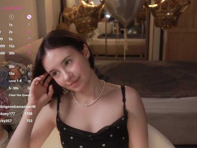 -FemaleEssence- live cam on BongaCams
