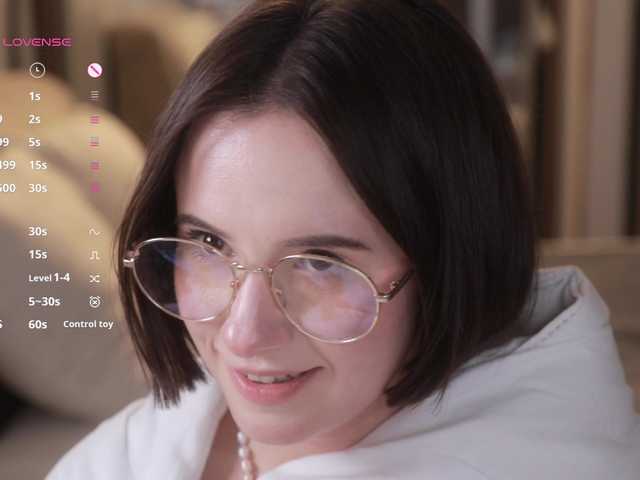 -FemaleEssence- live webcam show
